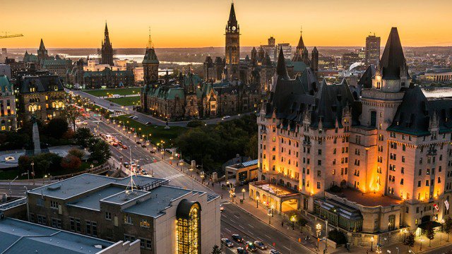 985x554__0000s_0020_Be-an-Ottawa-Tourism-Guide-For-A-Day-640x360.jpg